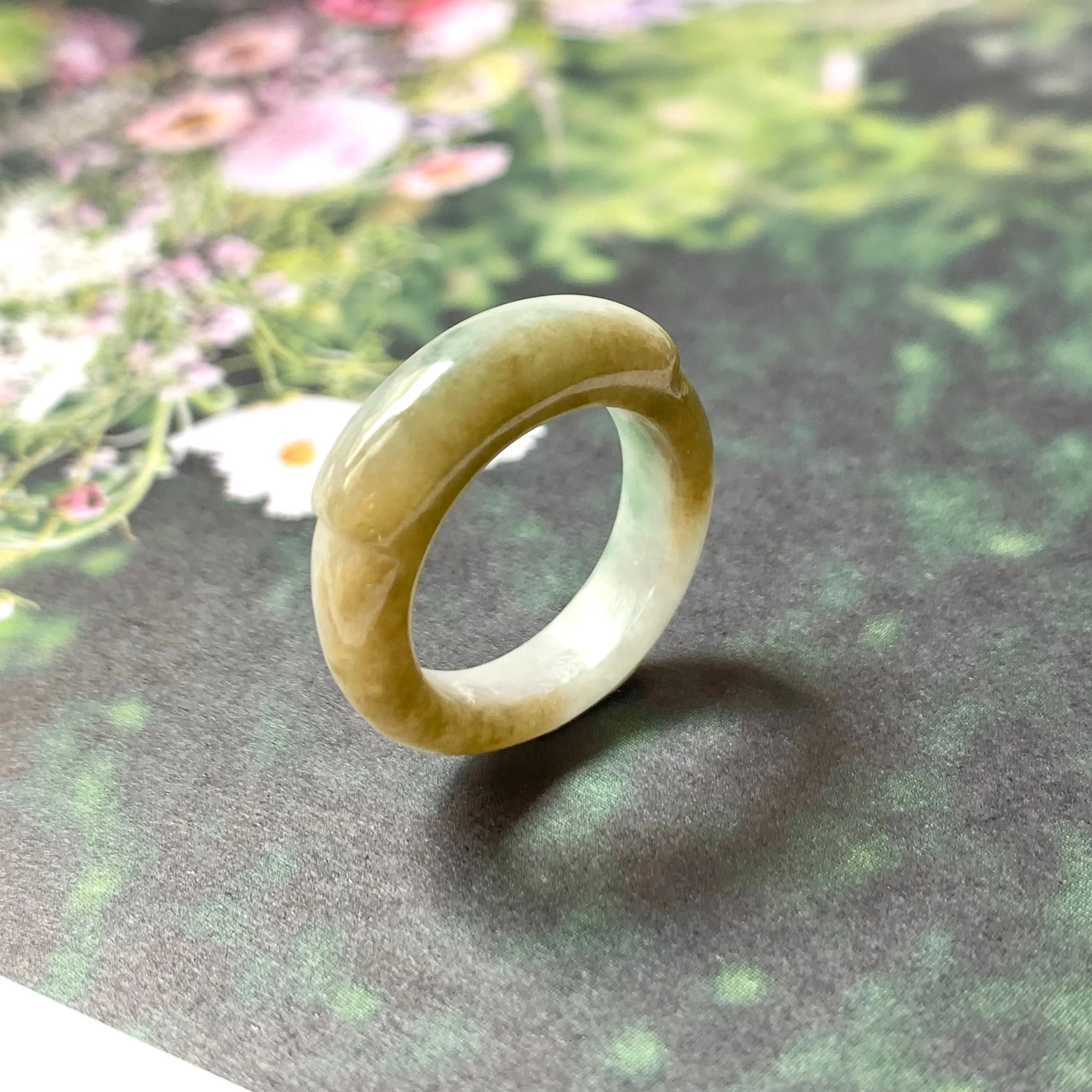 15.2mm A-Grade Natural Yellowish Green Floral Jadeite Saddle Top Ring Band No.161977