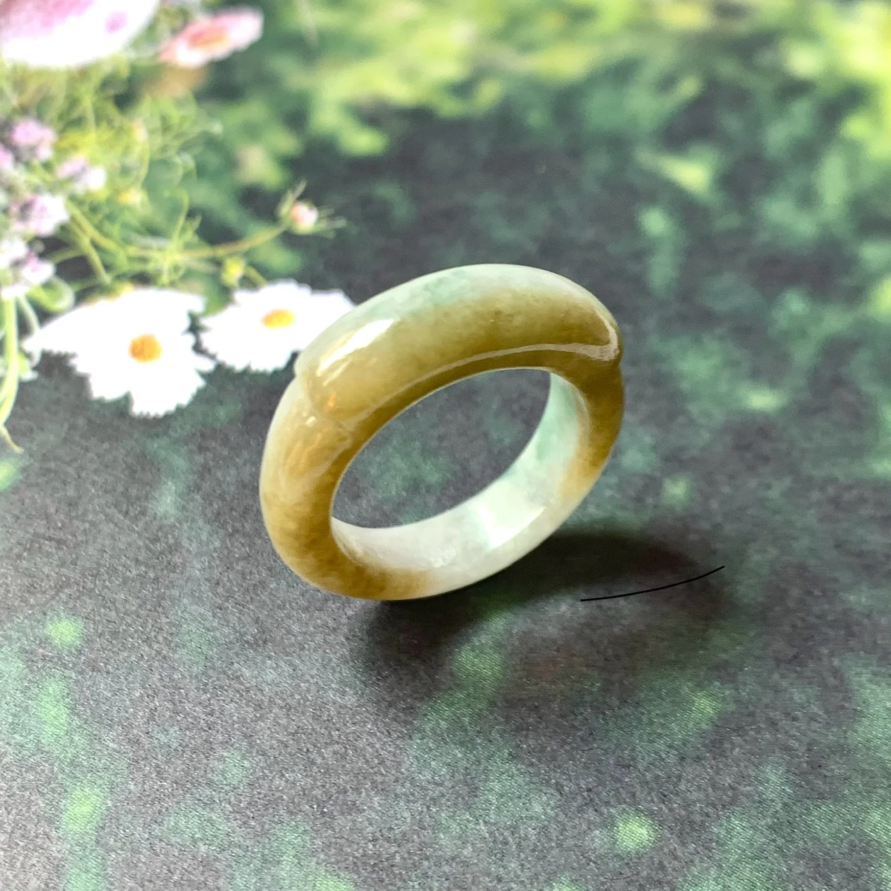 15.2mm A-Grade Natural Yellowish Green Floral Jadeite Saddle Top Ring Band No.161977