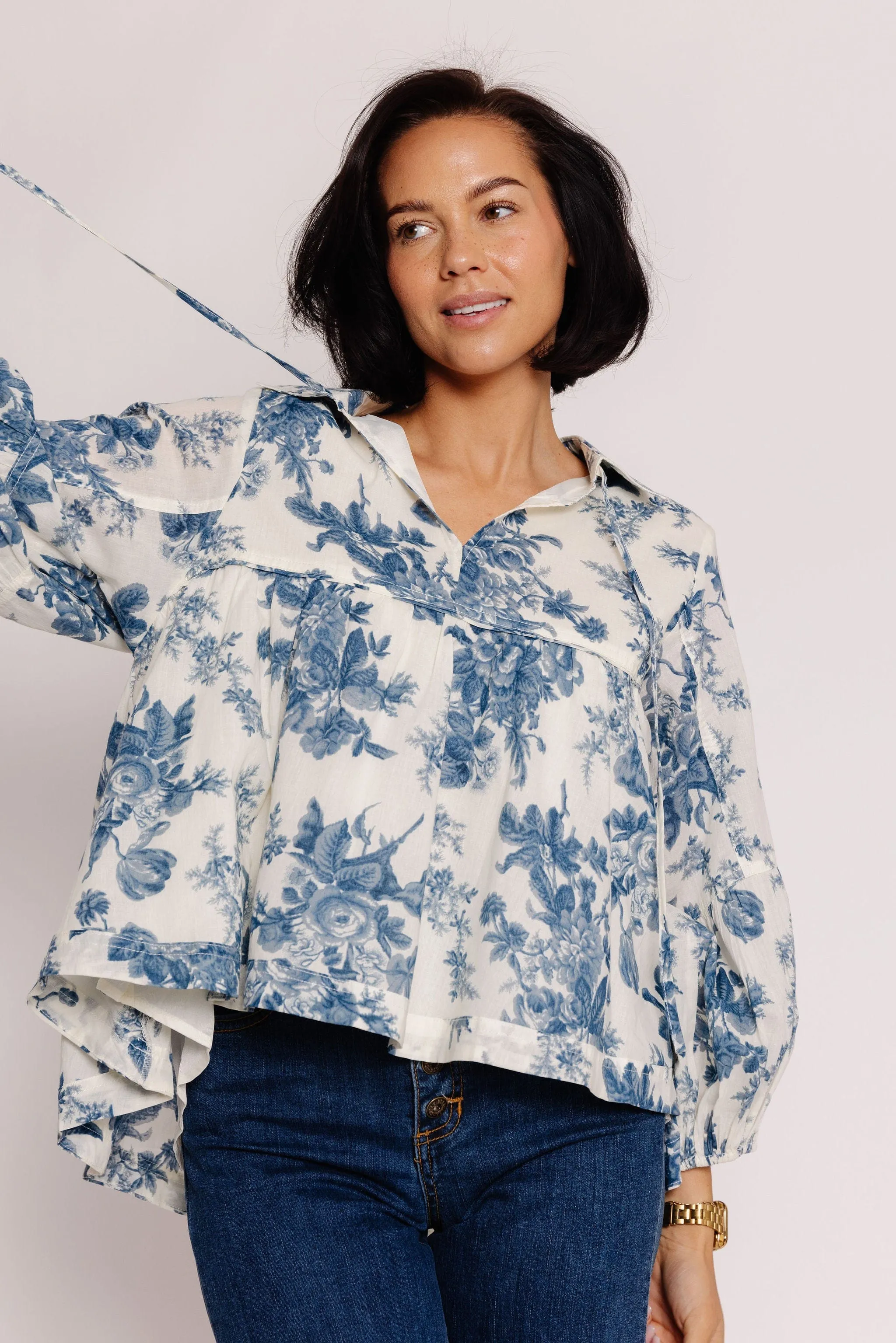 Brant Blouse in Indigo Floral