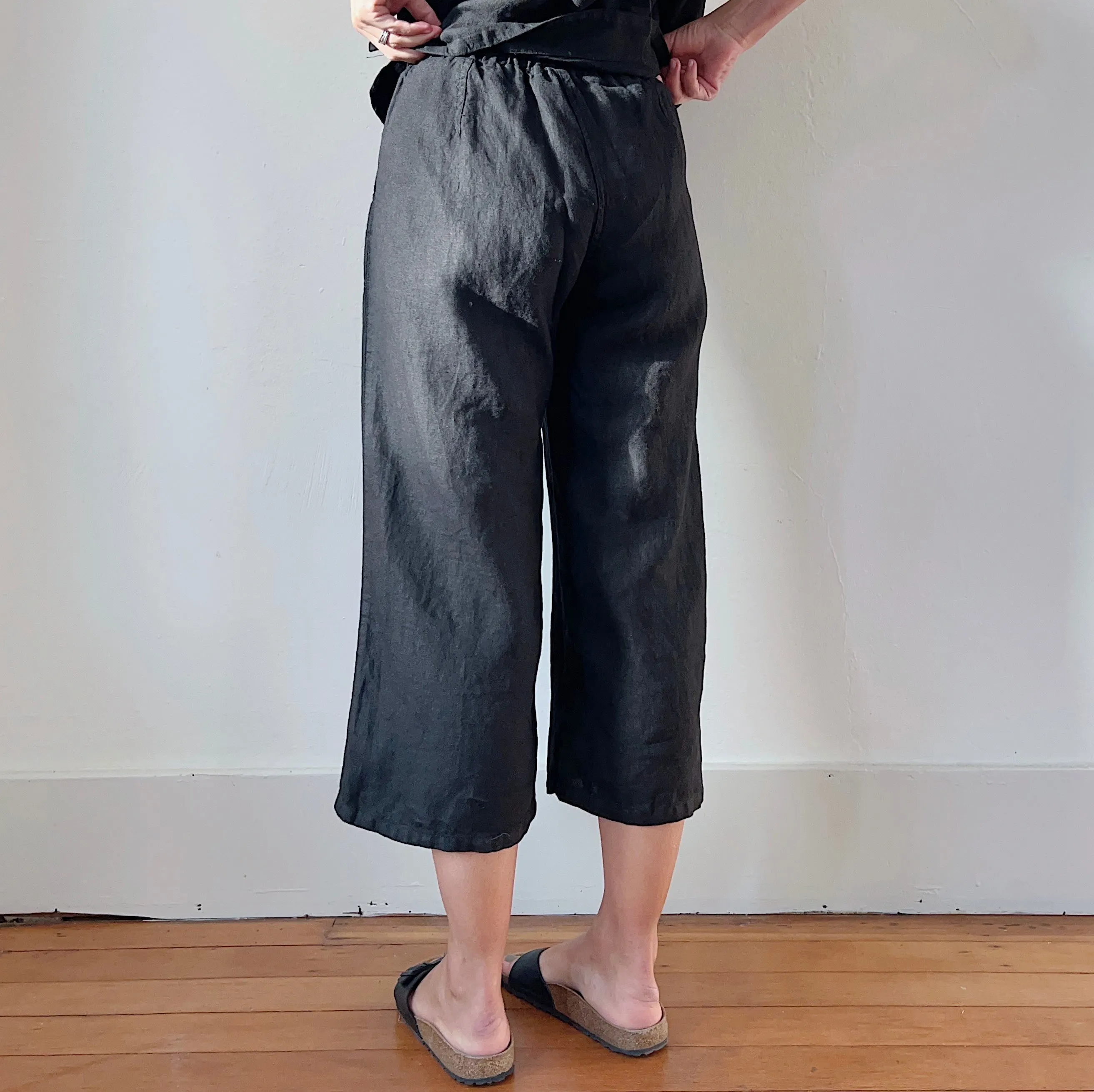 Cut Loose | Hanky Linen Easy Crop Flood in Black