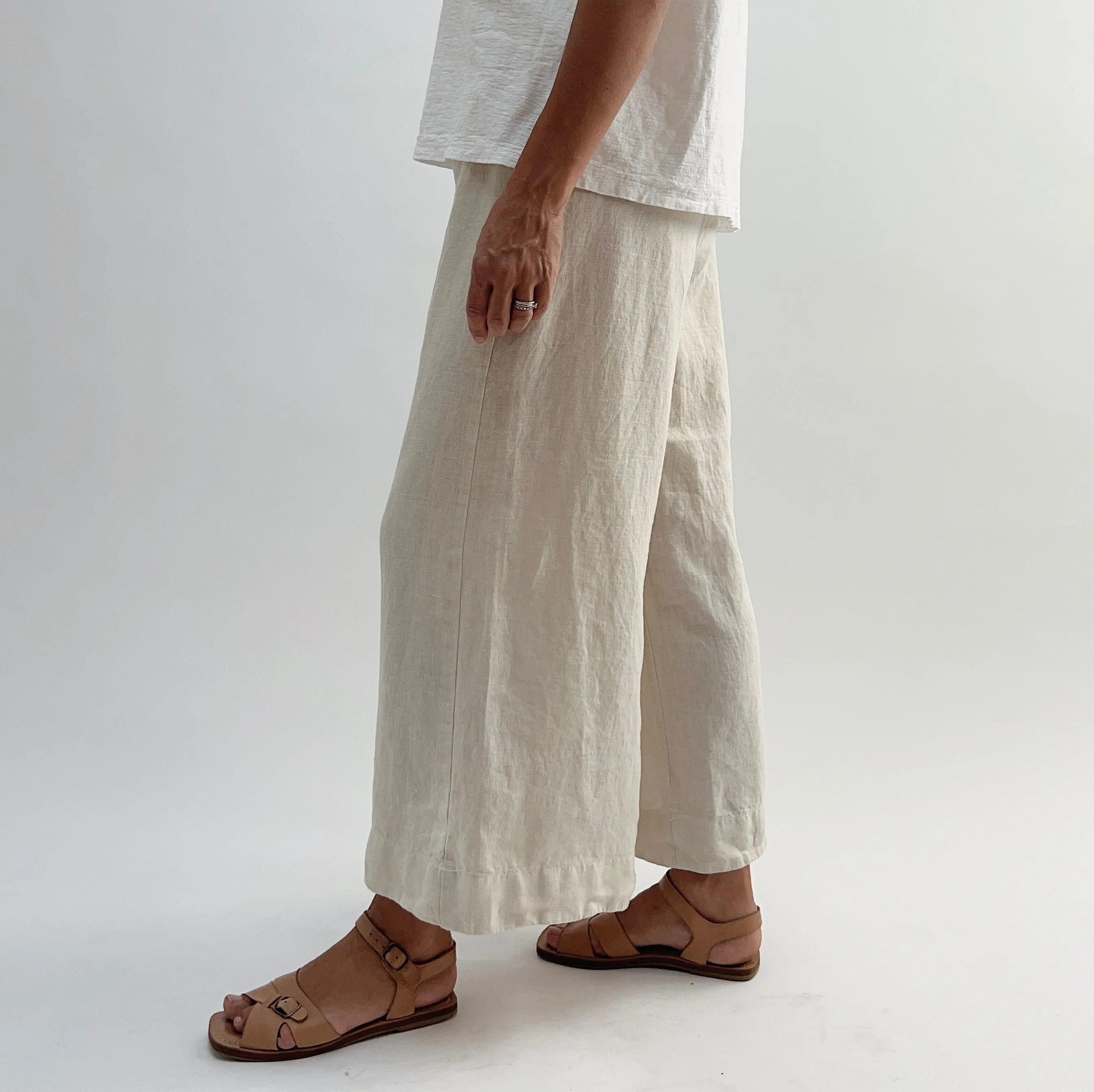 Cut Loose | Wide Leg Linen Cropped Pant in Jicama