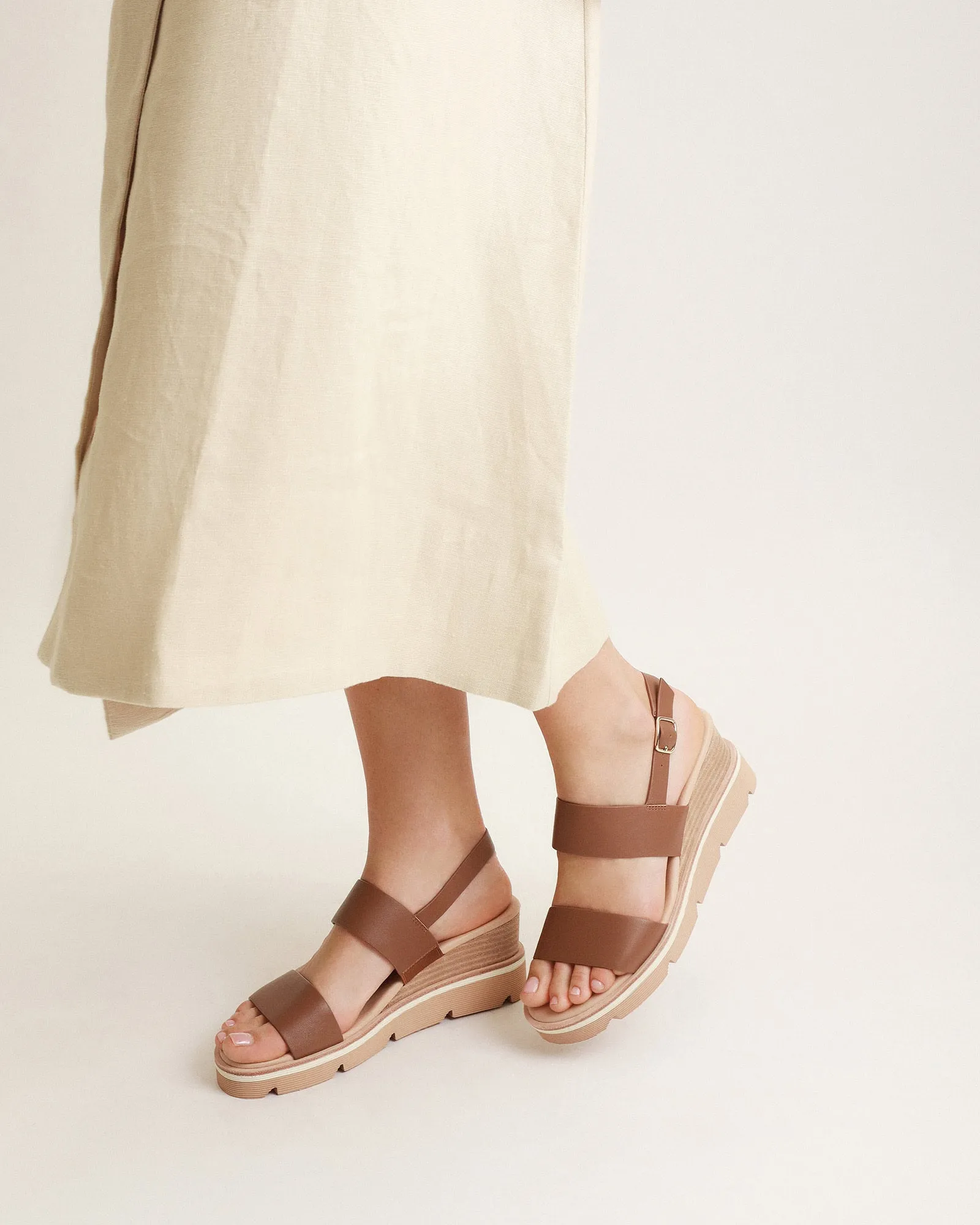 KINNEY WEDGE SANDAL DARK TAN LEATHER