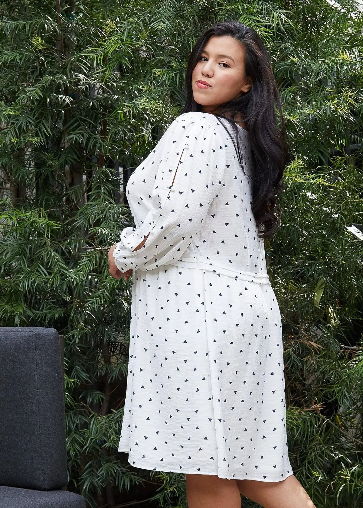 Plus Size Triangle Print Long Sleeve Dress in White Triangle