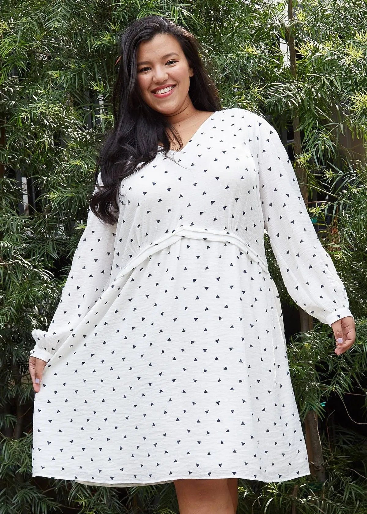 Plus Size Triangle Print Long Sleeve Dress in White Triangle