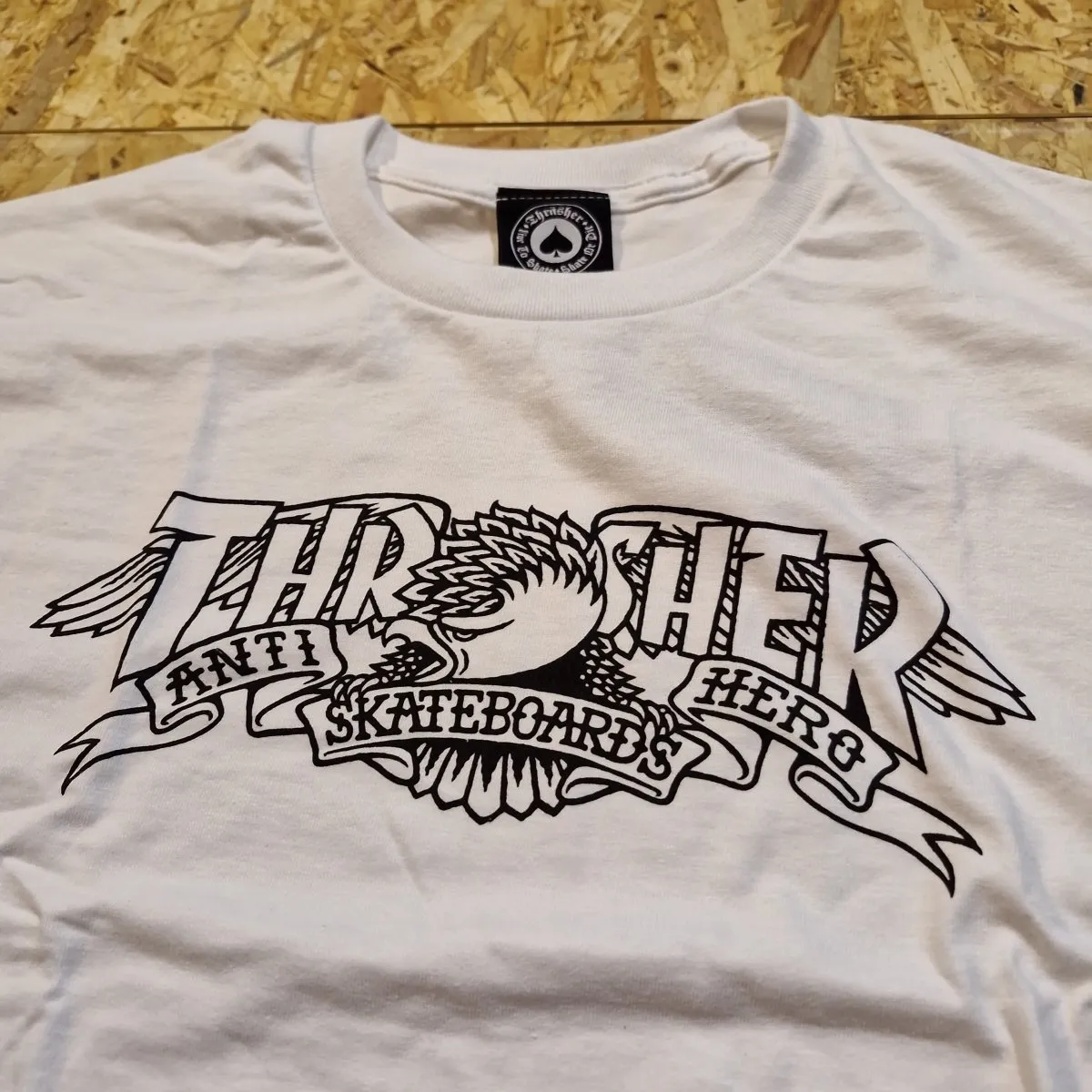 Thrasher T-Shirt x Anti Hero Mag Banner white